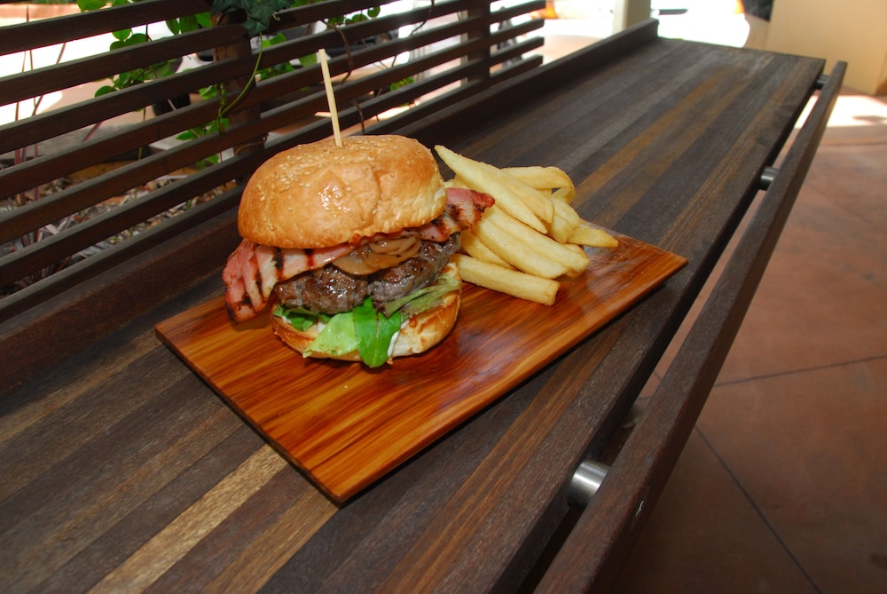 Captain Cook Hotel