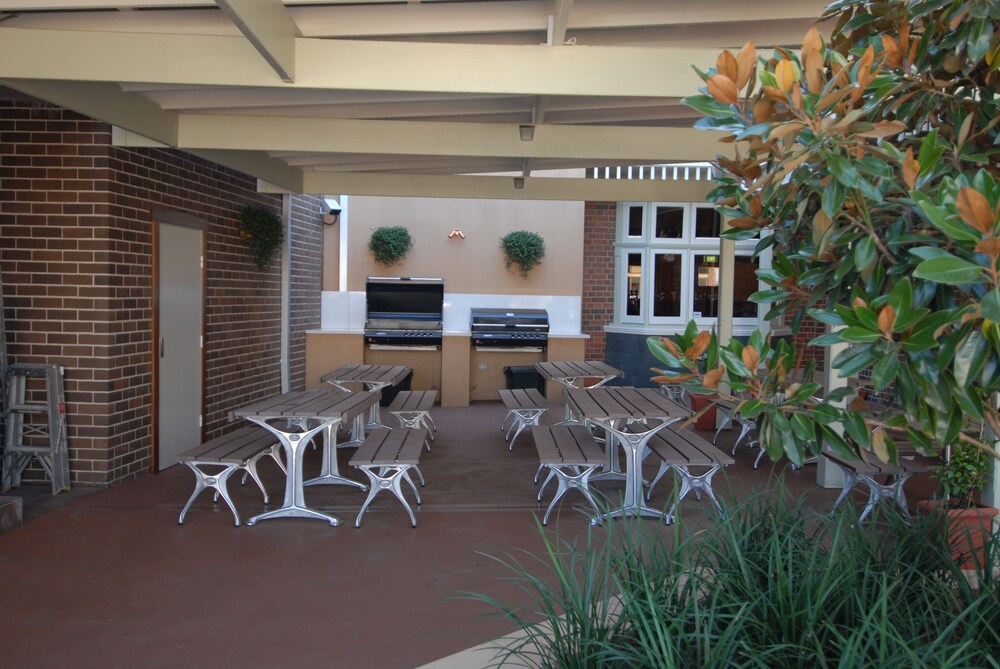 Captain Cook Hotel