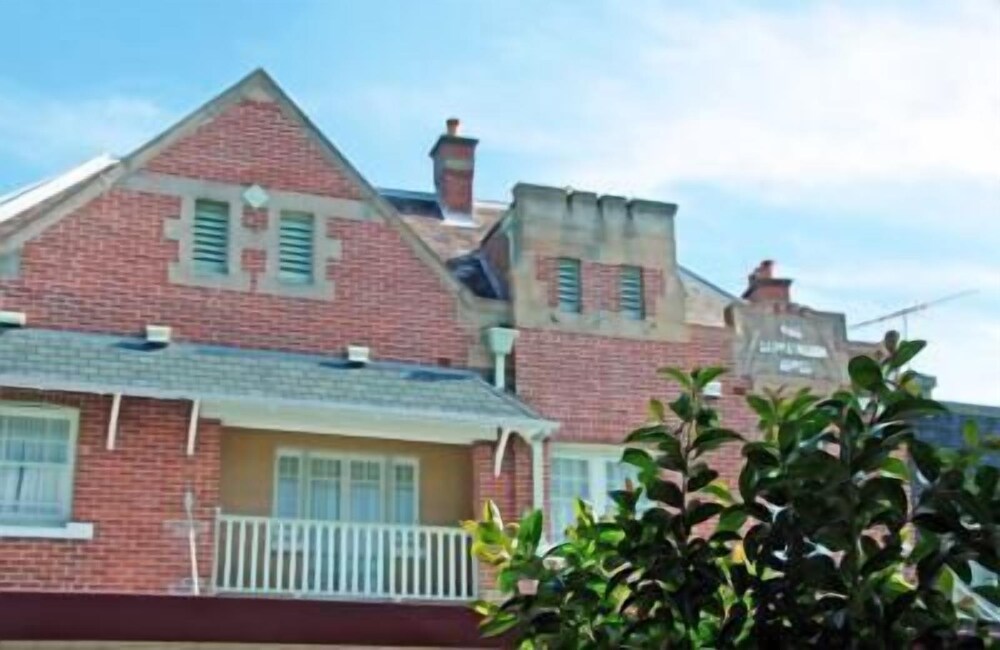 Captain Cook Hotel