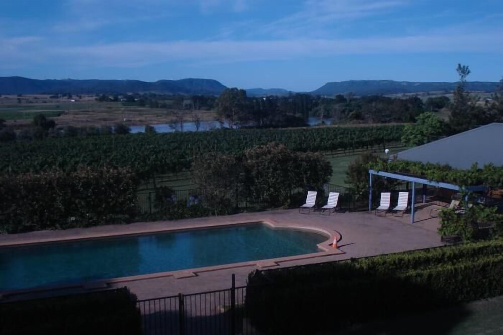 Tranquil Vale Vineyard & Cottages