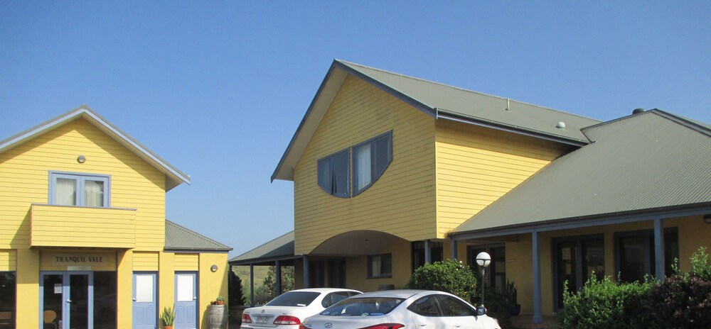 Tranquil Vale Vineyard & Cottages