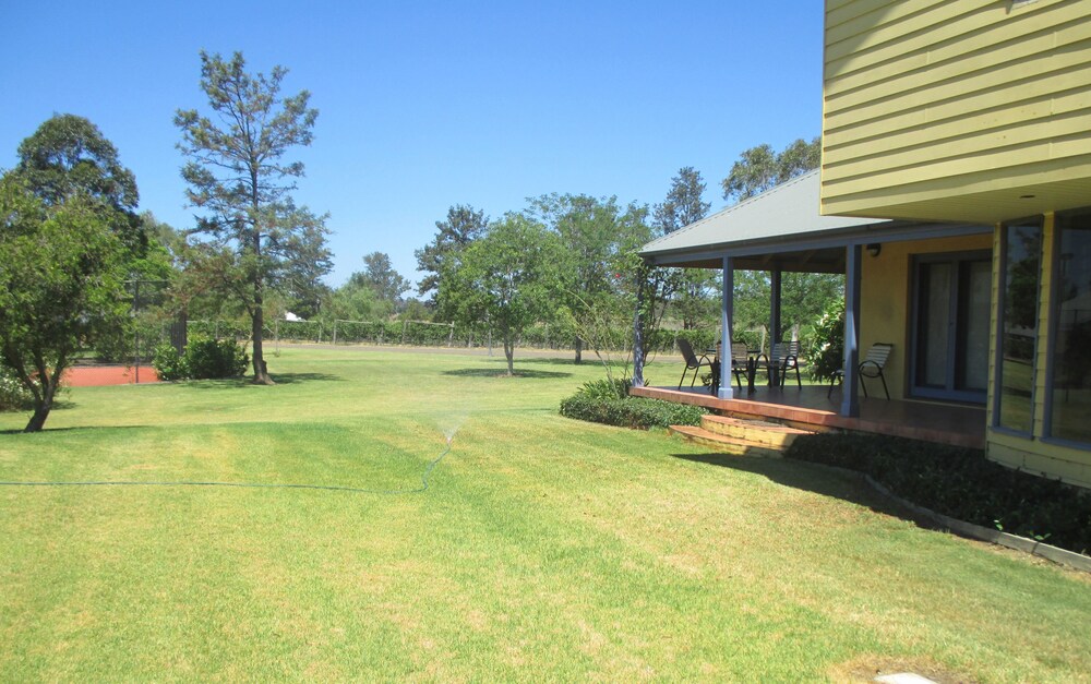 Tranquil Vale Vineyard & Cottages