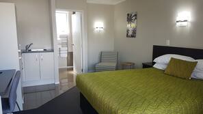 Premium bedding, in-room safe, free WiFi, wheelchair access