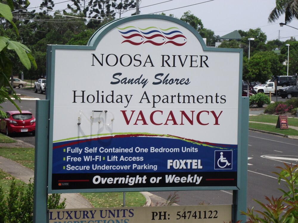 Noosa River Sandy Shores