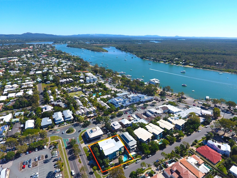 Noosa River Sandy Shores