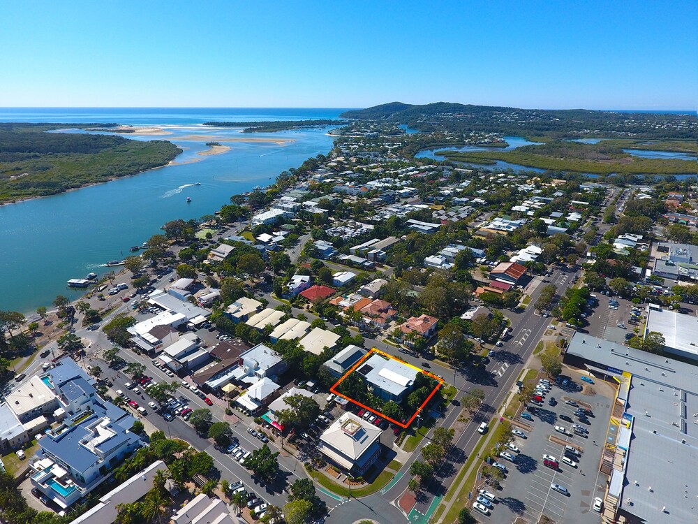 Noosa River Sandy Shores