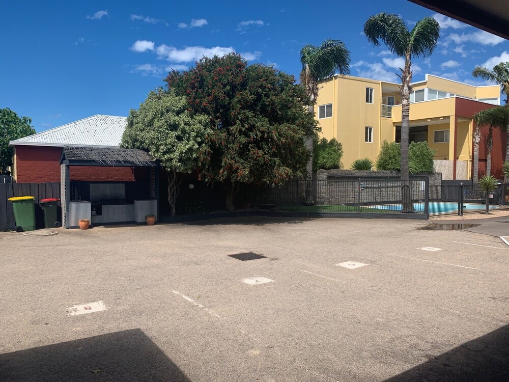 Cunningham Shore Motel