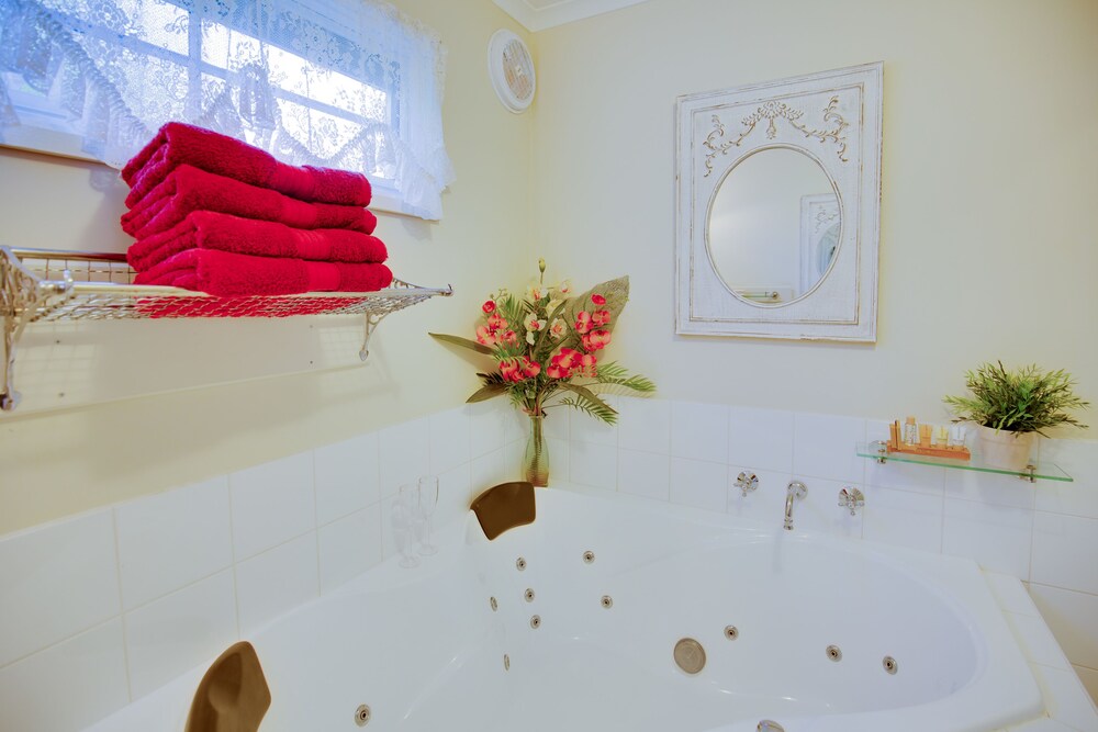 The Heart of Emerald Bed & Breakfast