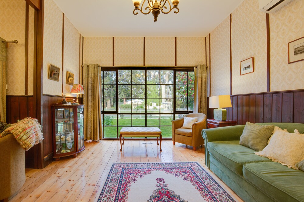 The Heart of Emerald Bed & Breakfast