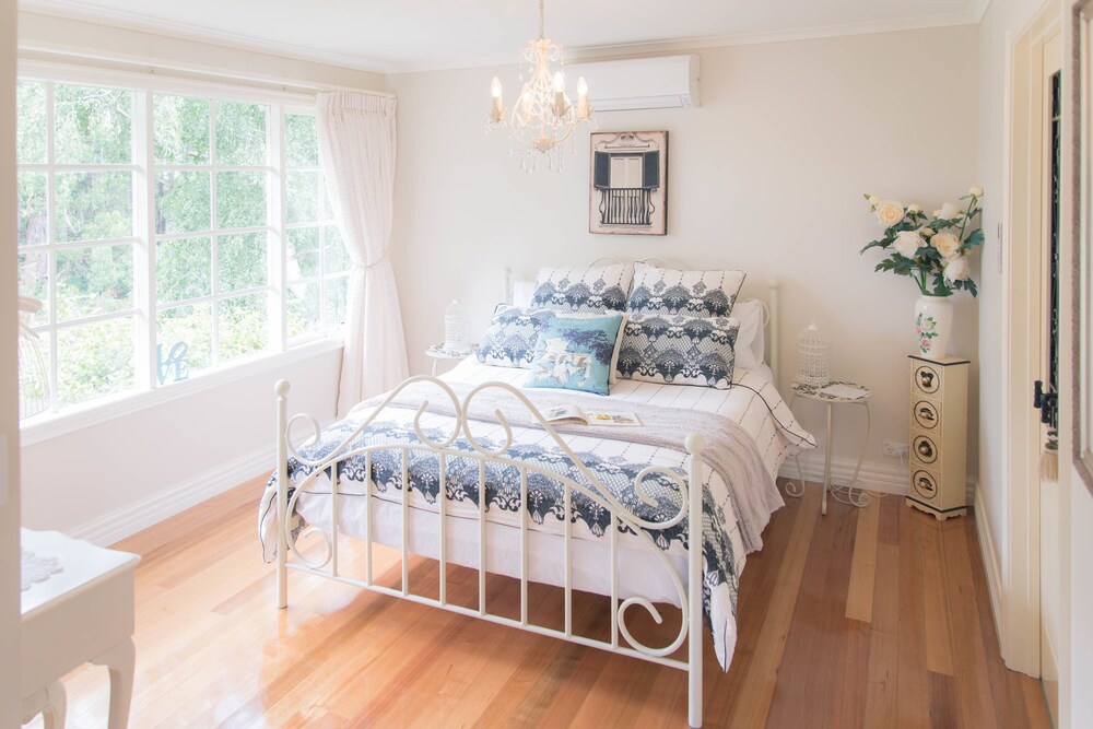 The Heart of Emerald Bed & Breakfast