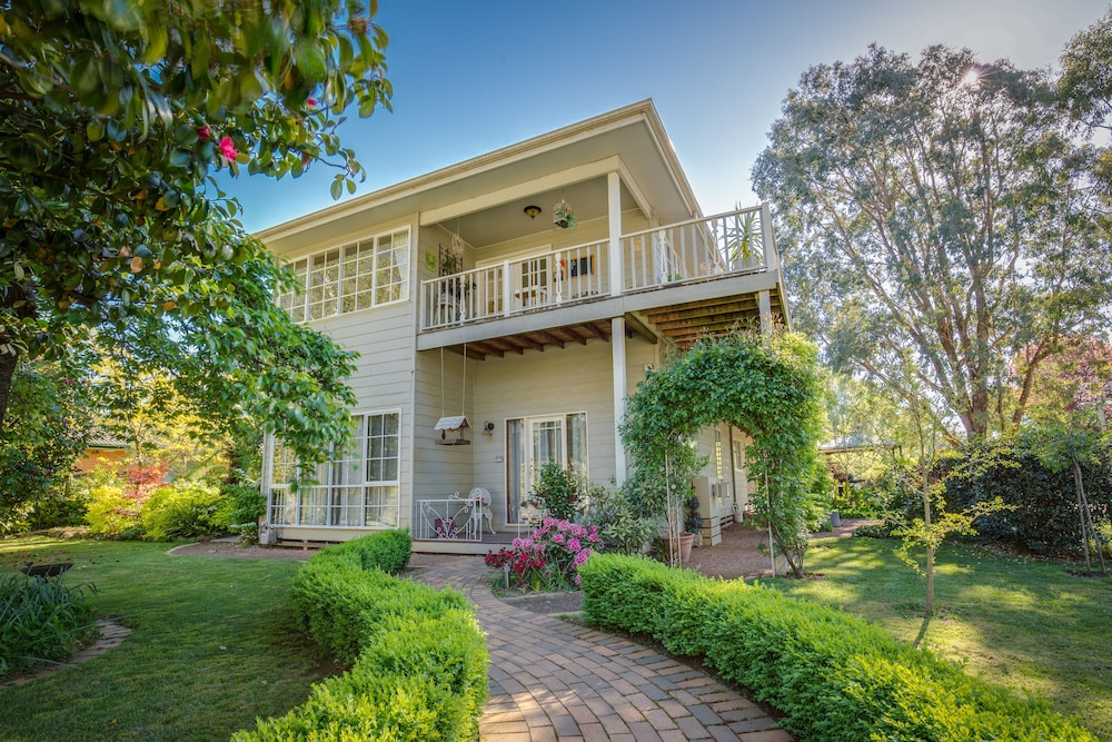 The Heart of Emerald Bed & Breakfast