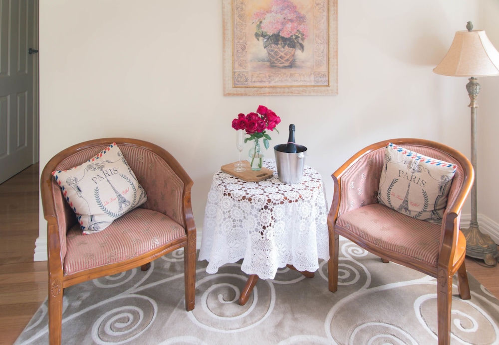 The Heart of Emerald Bed & Breakfast