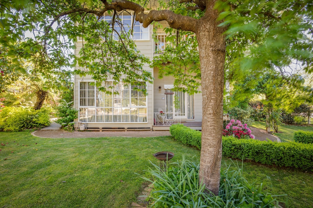 The Heart of Emerald Bed & Breakfast