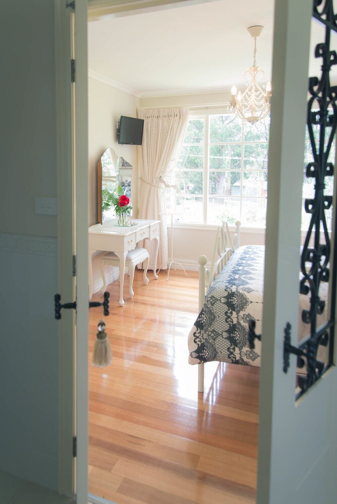 The Heart of Emerald Bed & Breakfast