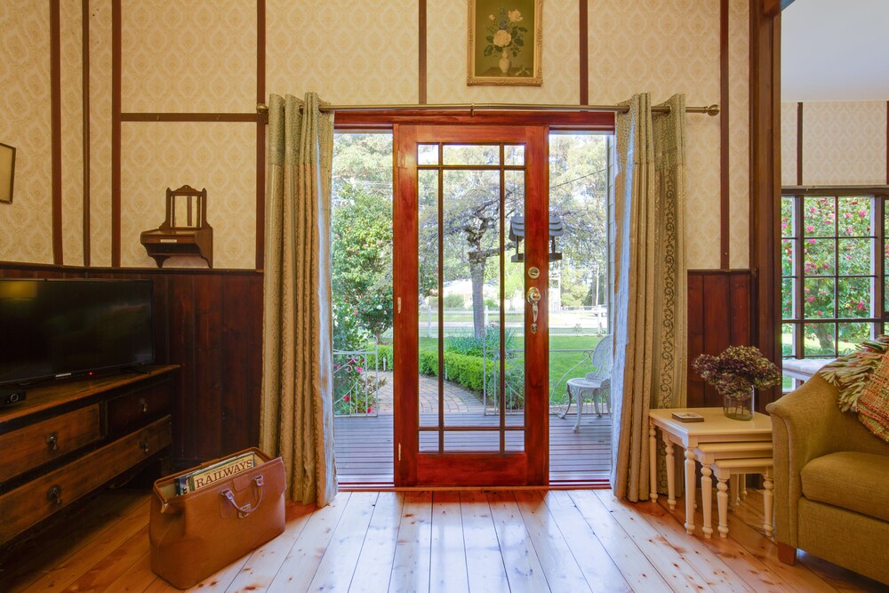 The Heart of Emerald Bed & Breakfast