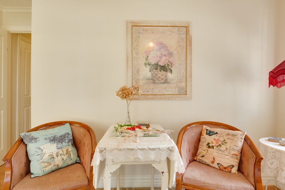 The Heart of Emerald Bed & Breakfast