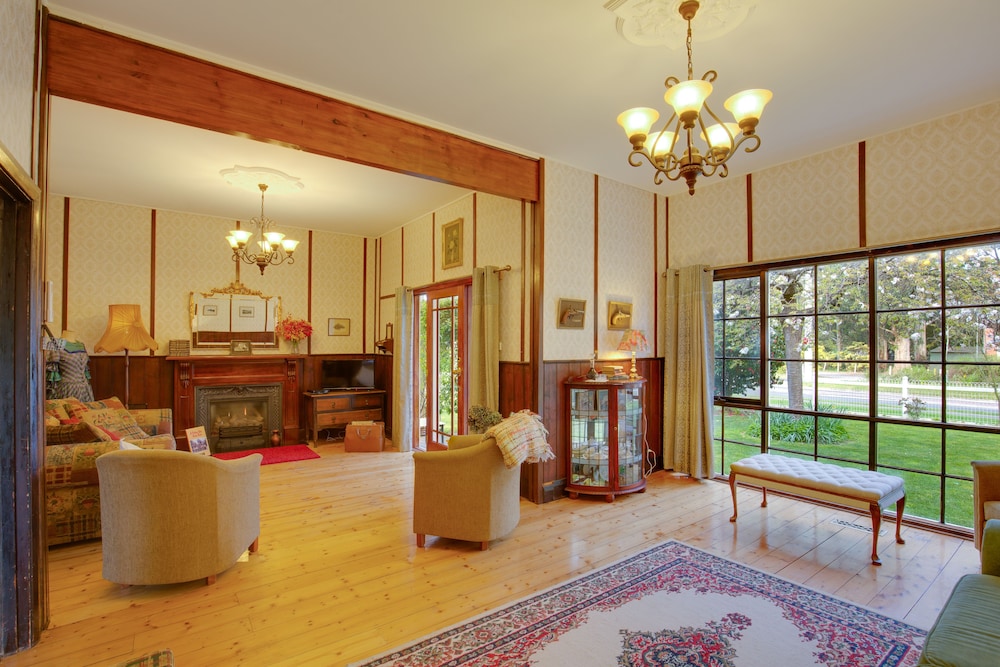 The Heart of Emerald Bed & Breakfast