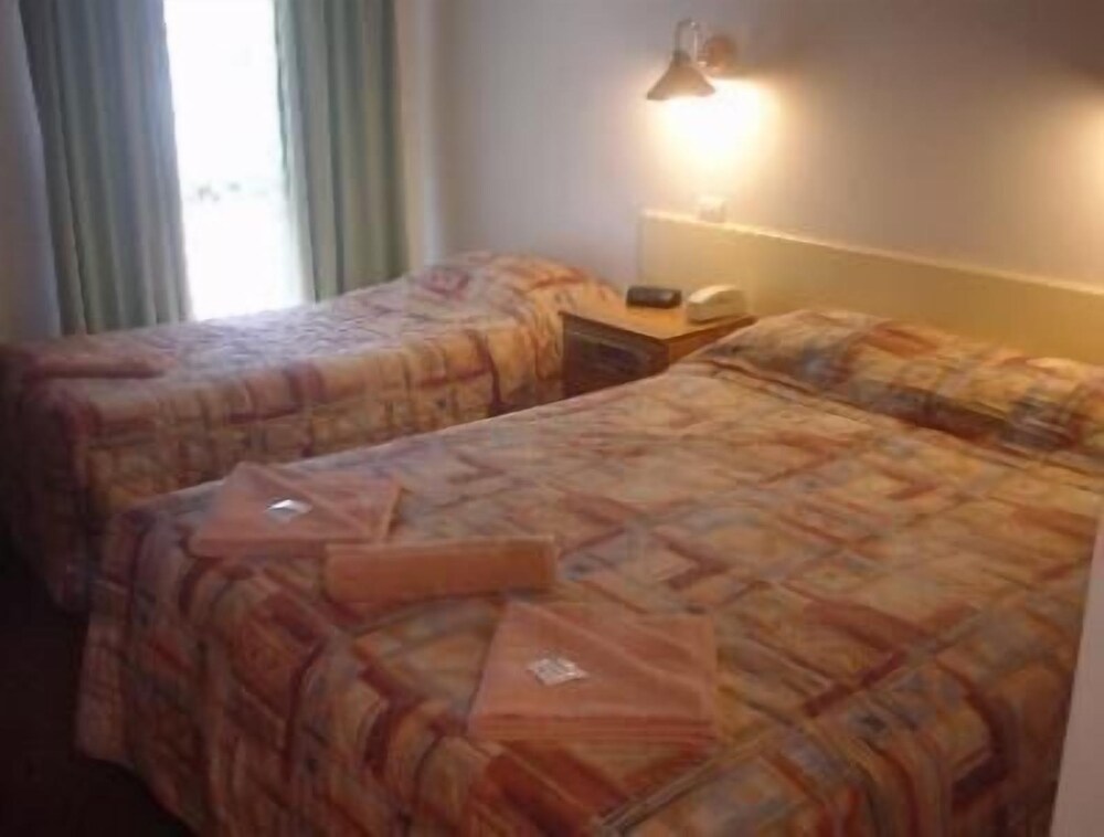 Bandicoot Motor Inn