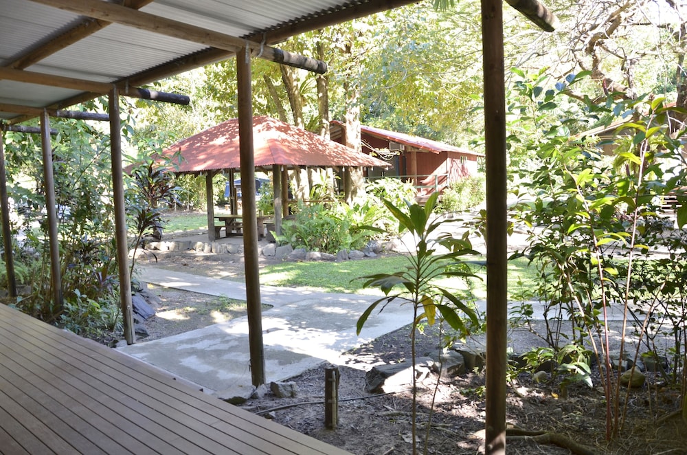 PKs Jungle Village - Hostel