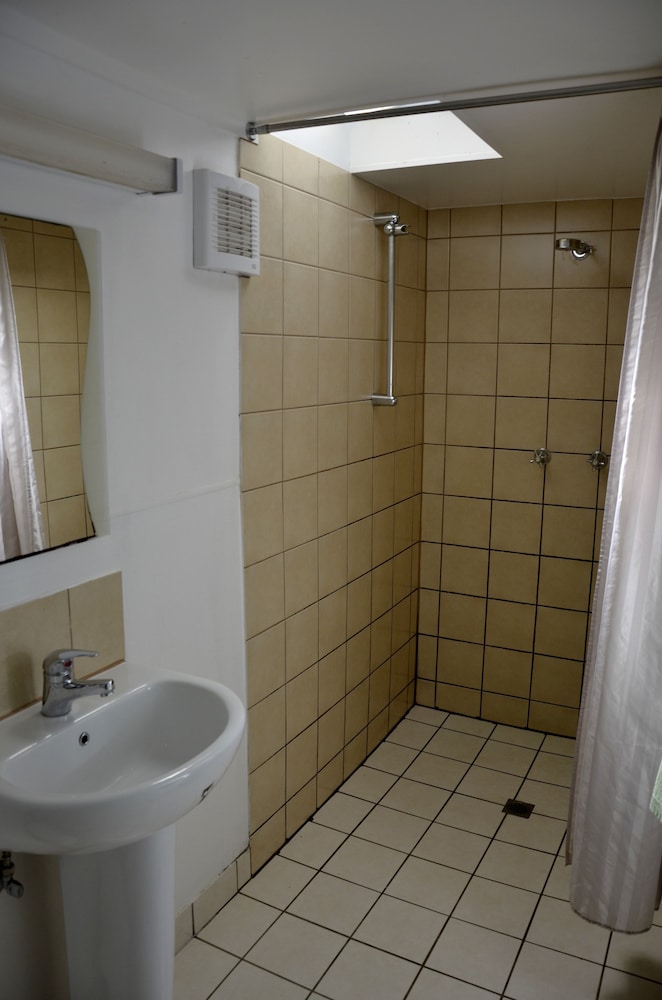 PKs Jungle Village - Hostel