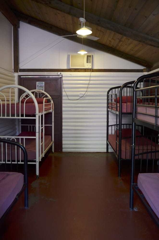 PKs Jungle Village - Hostel