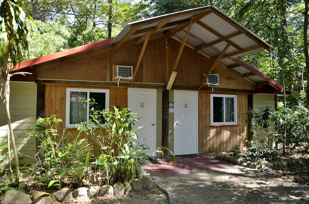 PKs Jungle Village - Hostel