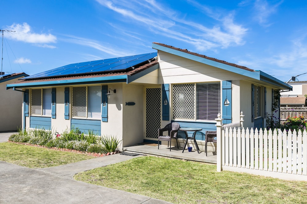 Primary image, Beachfront Cottages Torquay