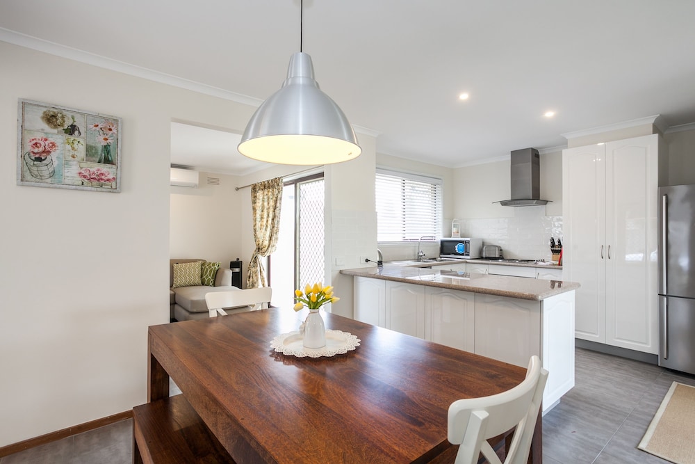 Beachfront Cottages Torquay