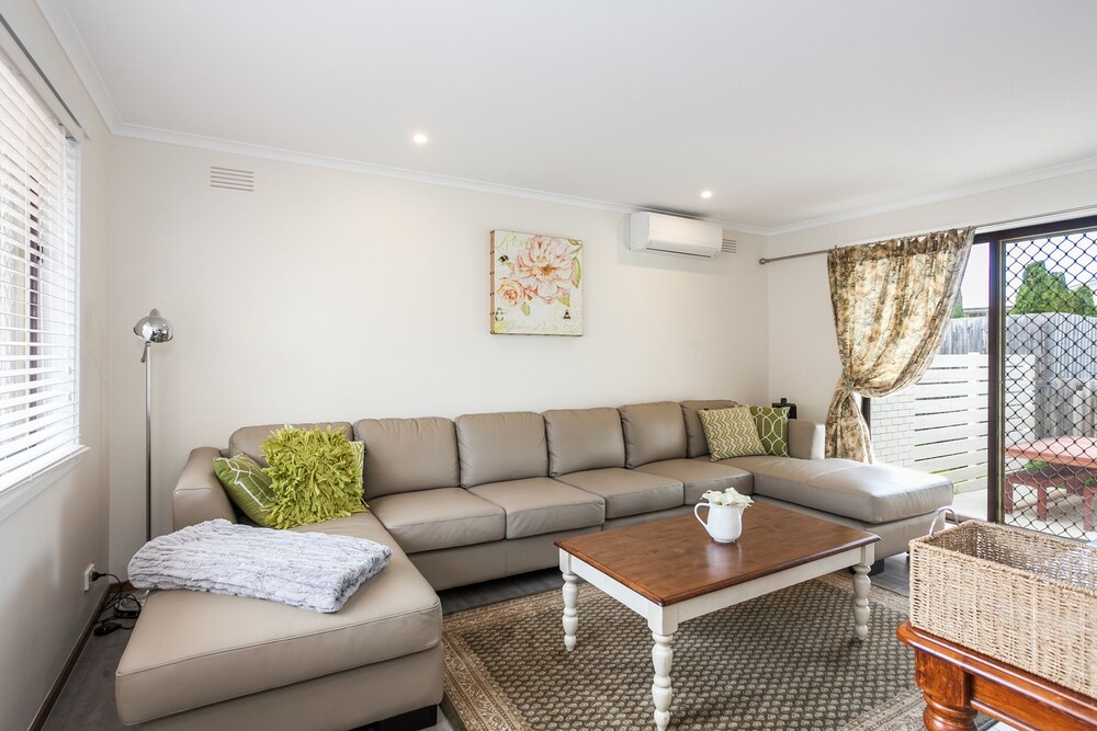 Living area, Beachfront Cottages Torquay