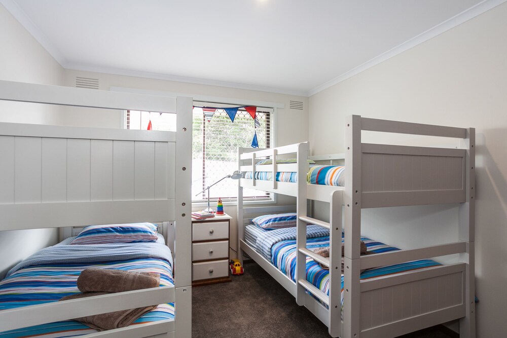 Children's theme room, Beachfront Cottages Torquay