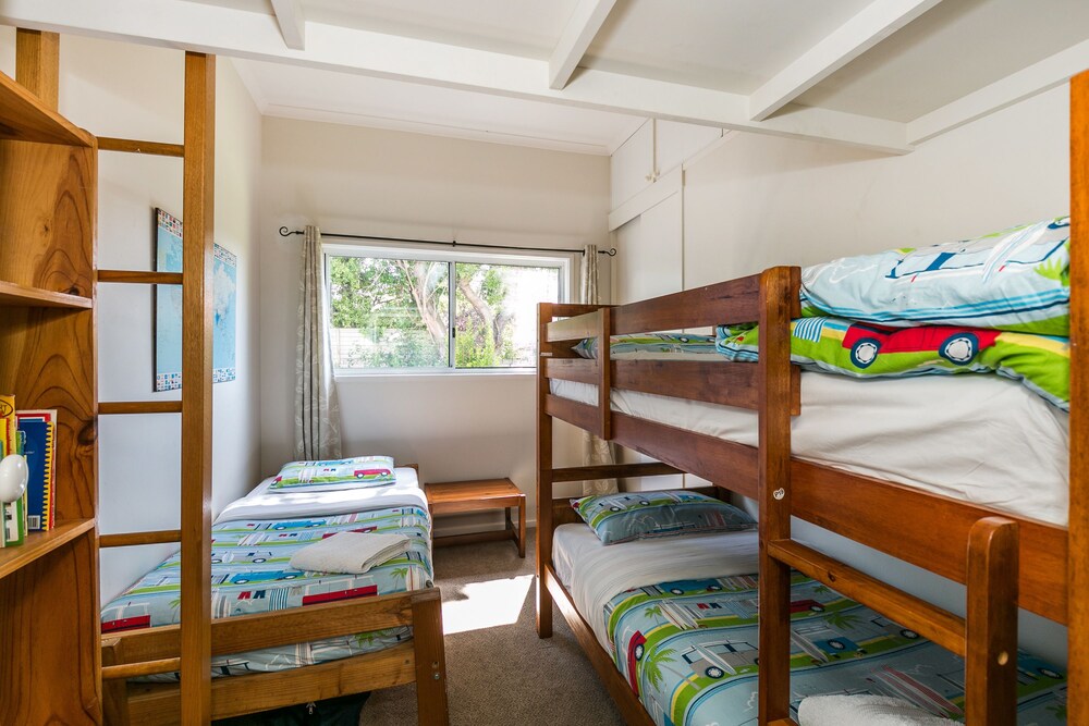 Children's theme room, Beachfront Cottages Torquay