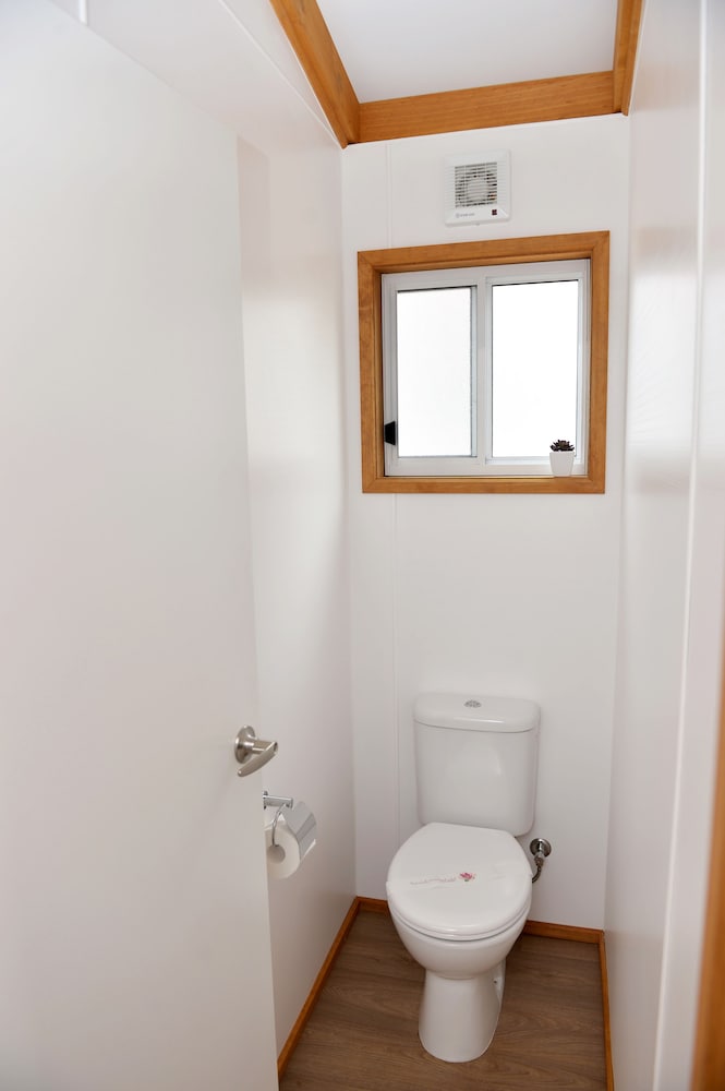 Bathroom, Riverside Cabin Park