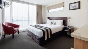 Free WiFi, linens