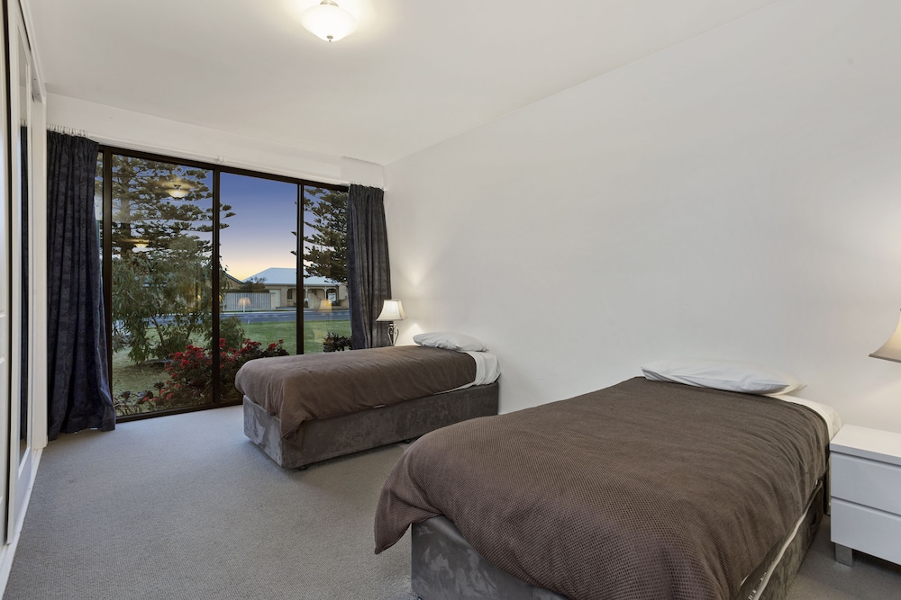 Room, A1 Motels Port Fairy Motel and Apartments