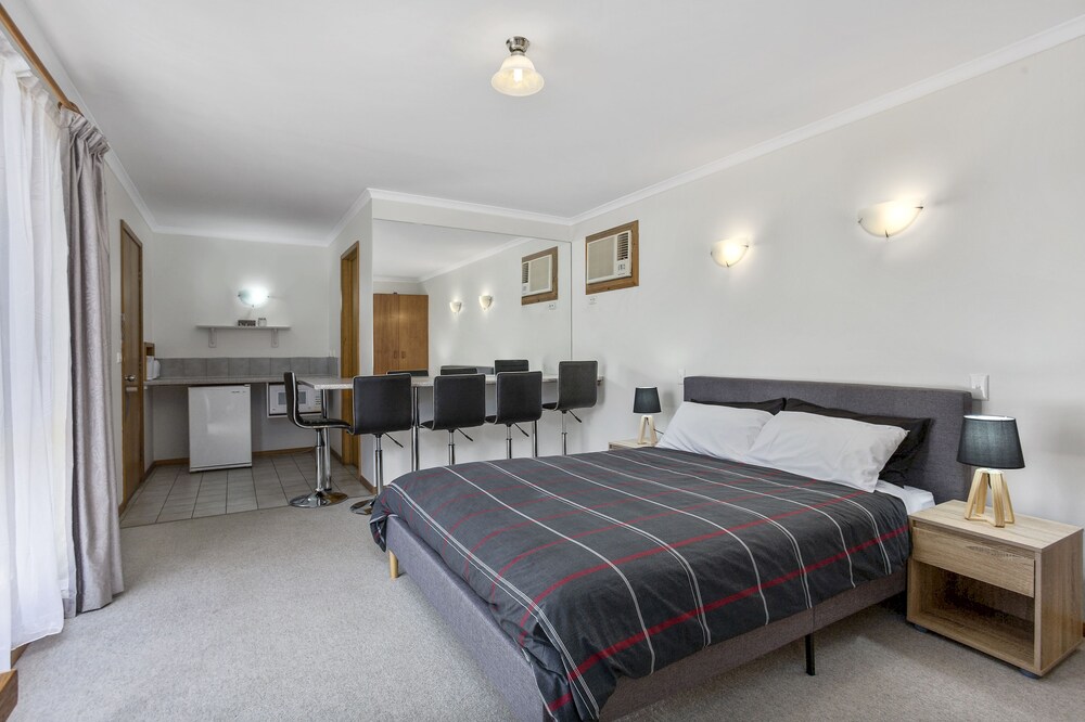 Room, A1 Motels Port Fairy Motel and Apartments