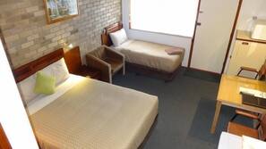 Cots/infant beds, rollaway beds, free WiFi