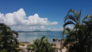 Beach nearby, white sand, beach bar