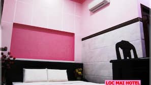 Minibar, desk, free WiFi
