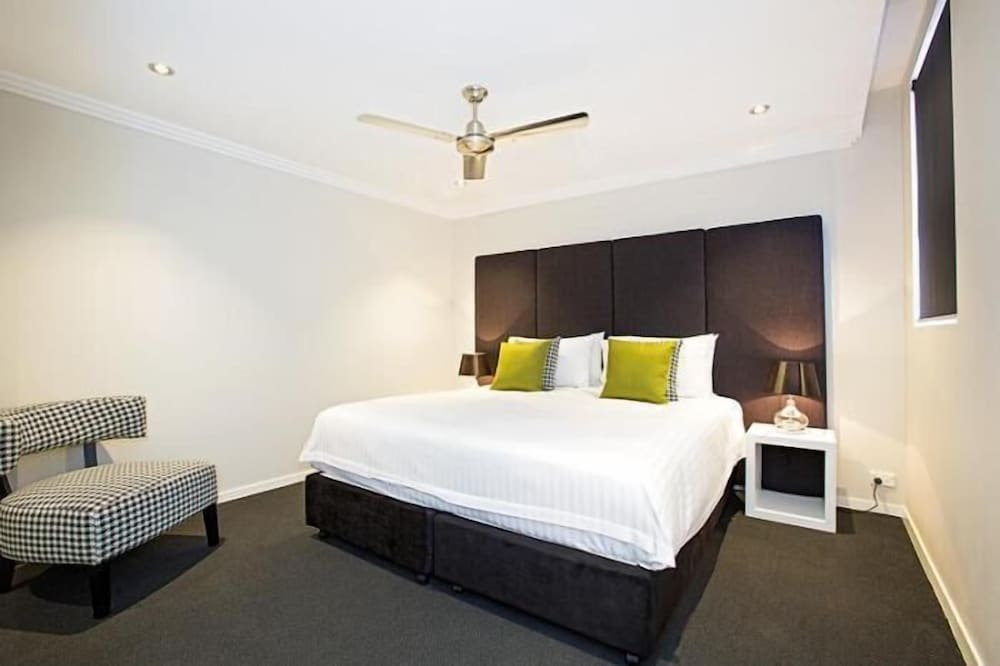 Astina Serviced Apartments - Parkside