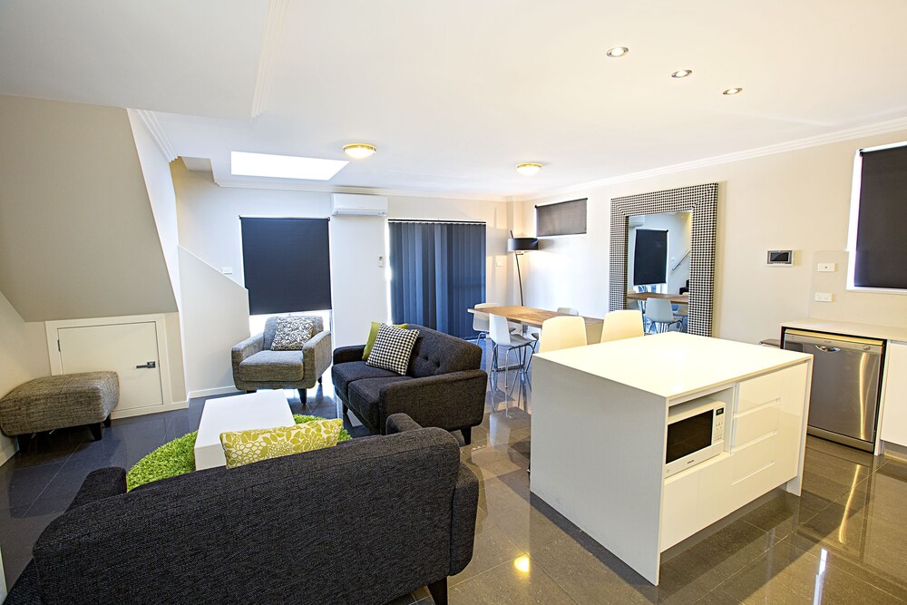 Astina Serviced Apartments - Parkside