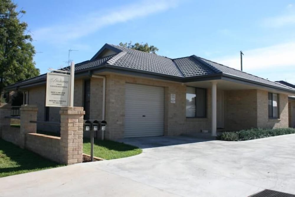 Breakaway Apartments