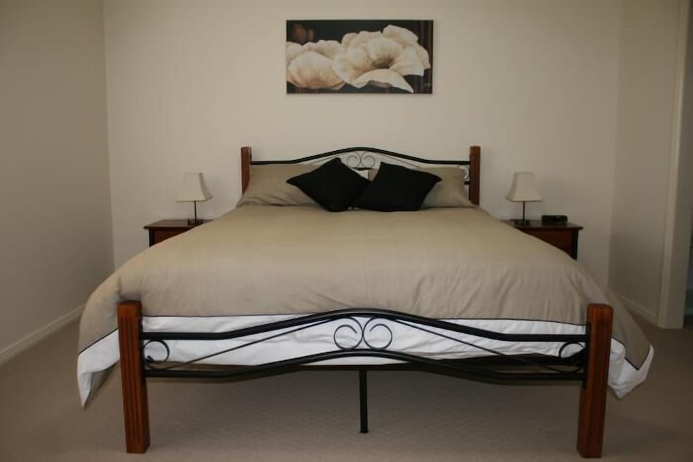 Breakaway Apartments