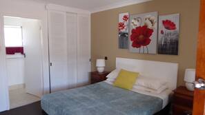 Individually decorated, desk, blackout curtains, free WiFi