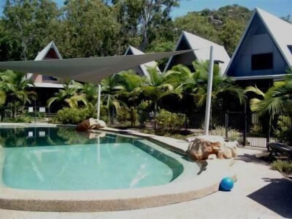 Canopy Tropical Chalets