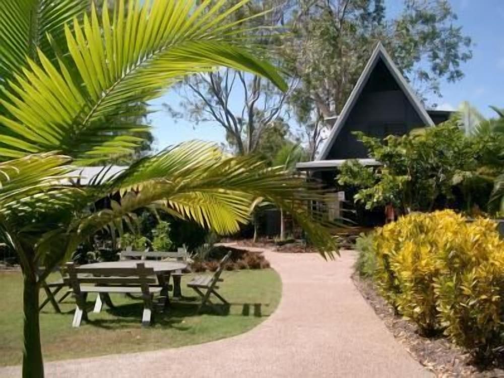 Canopy Tropical Chalets