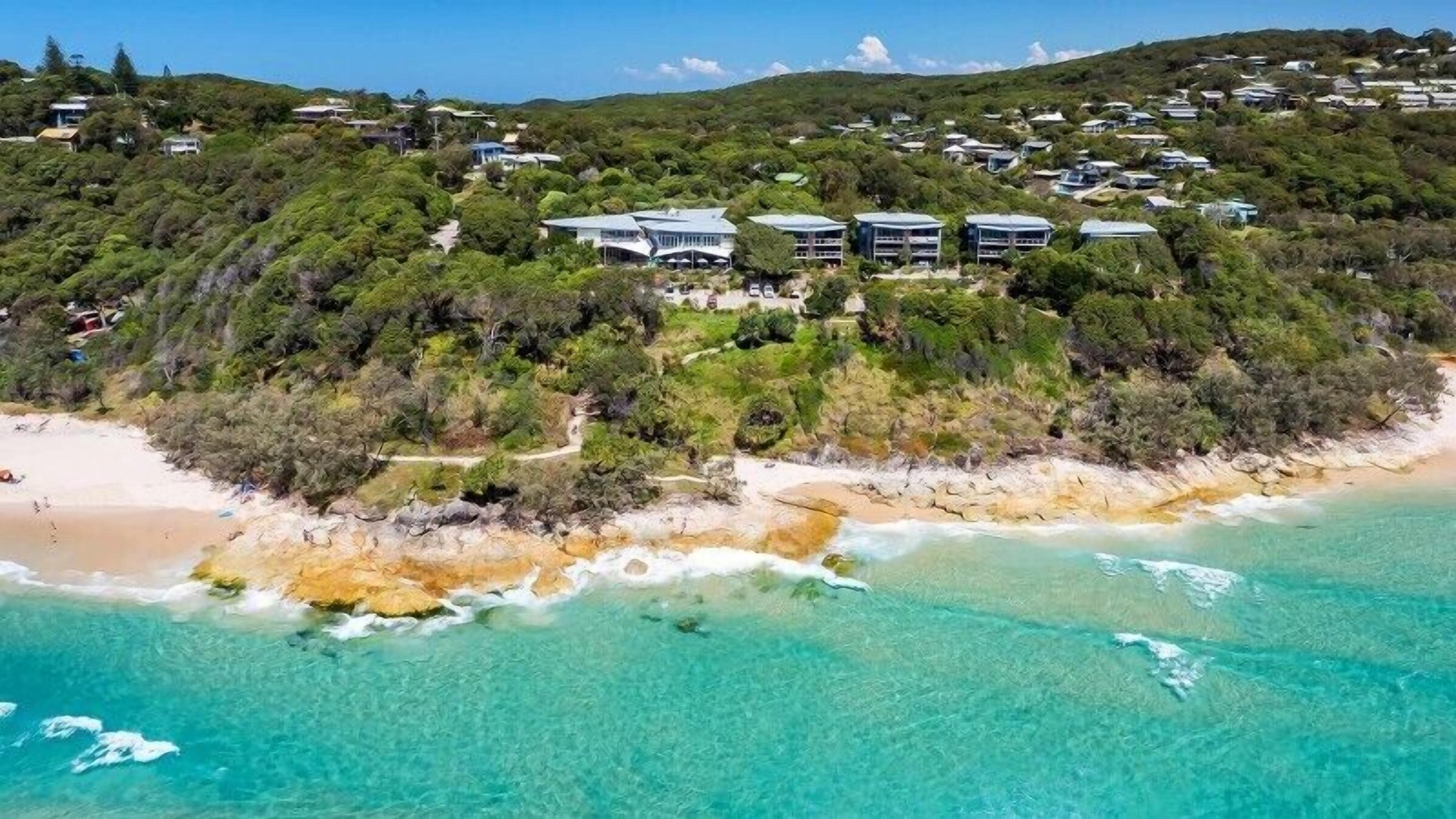 Stradbroke Island Beach Hotel
