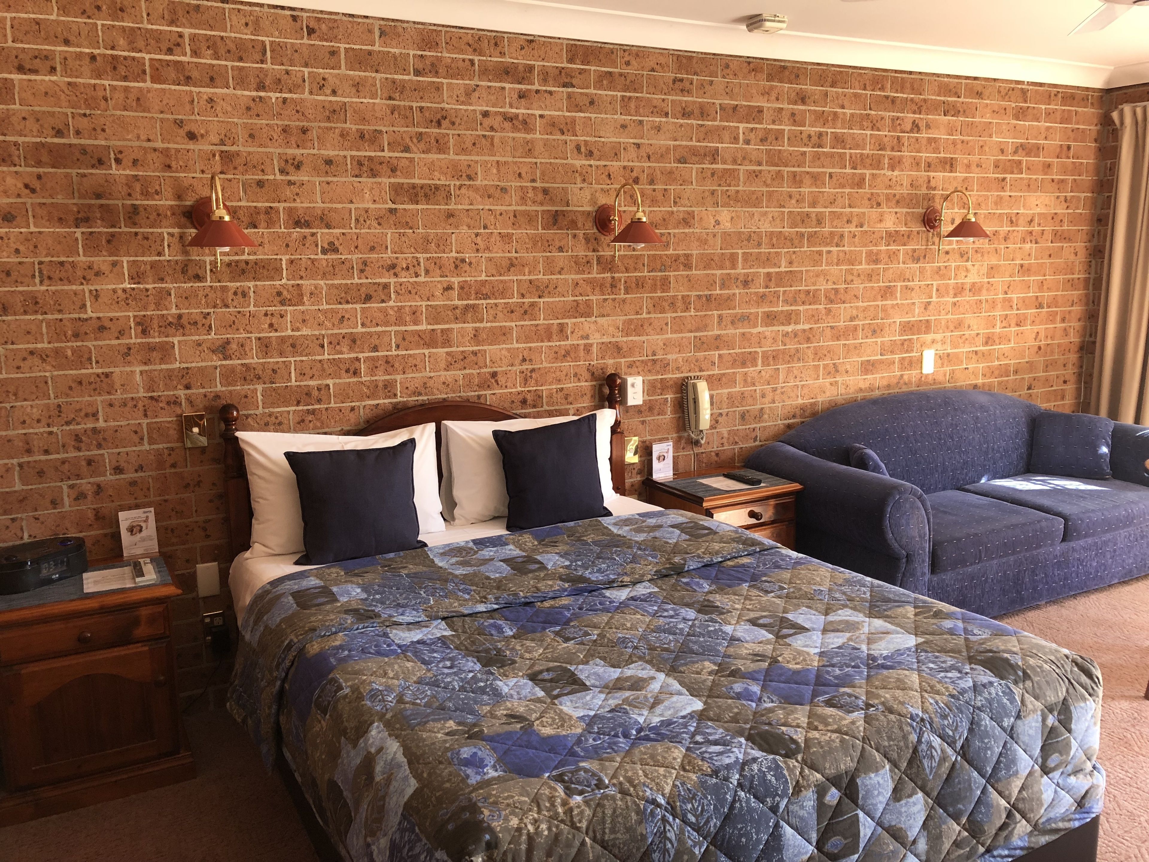 Golden Grain Motor Inn