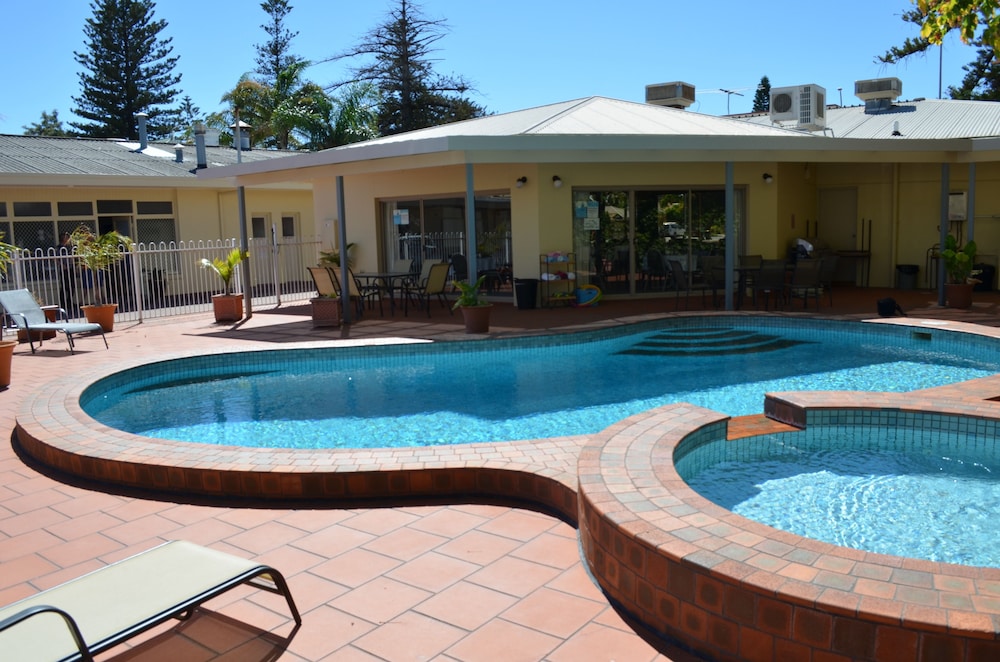 Glenelg Motel