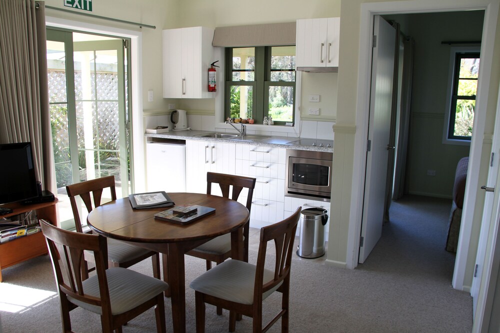 Clive Colonial Cottages Deals & Reviews (Clive, NZL) Wotif