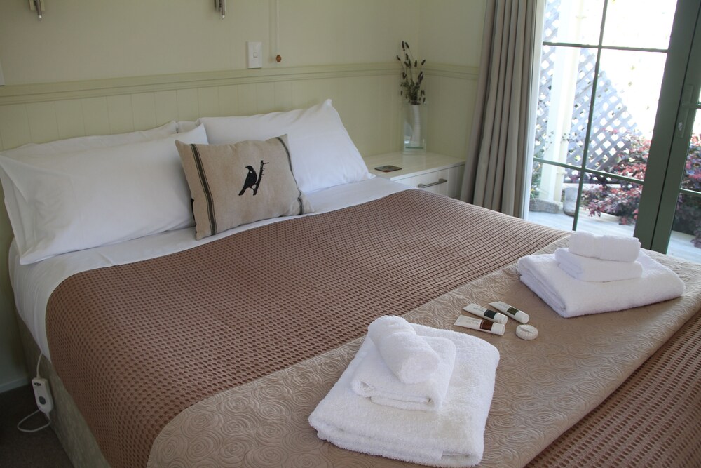 Clive Colonial Cottages Deals & Reviews (Clive, NZL) Wotif